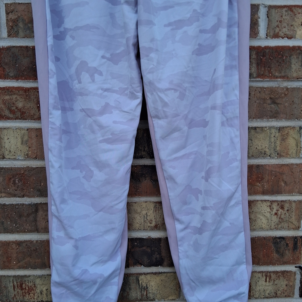 NWT 💕 Athleta Brooklyn Lined Camo Joggers Sz. 6 - Picture 10 of 15